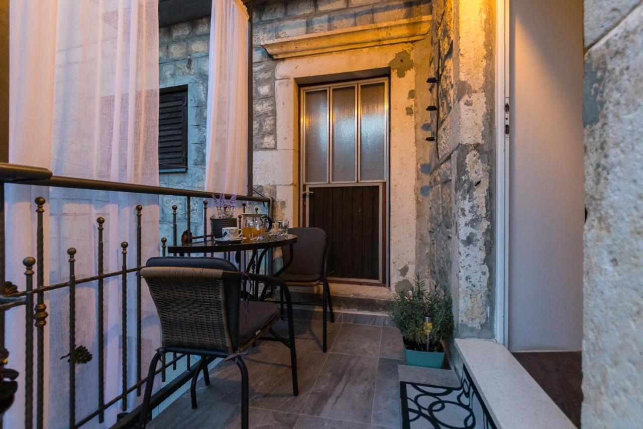 Apartment Vitturina Kastela Bagian luar foto
