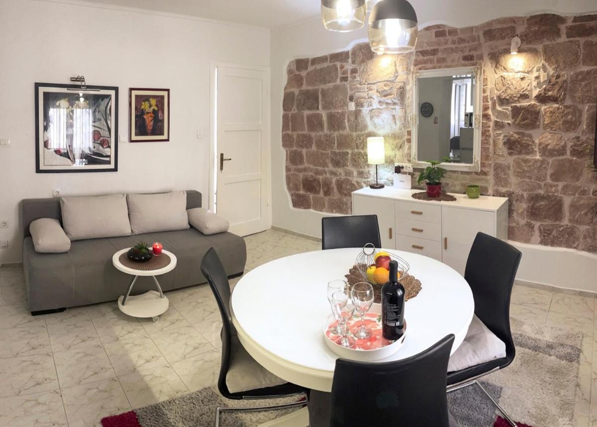 Apartment Vitturina Kastela Bagian luar foto